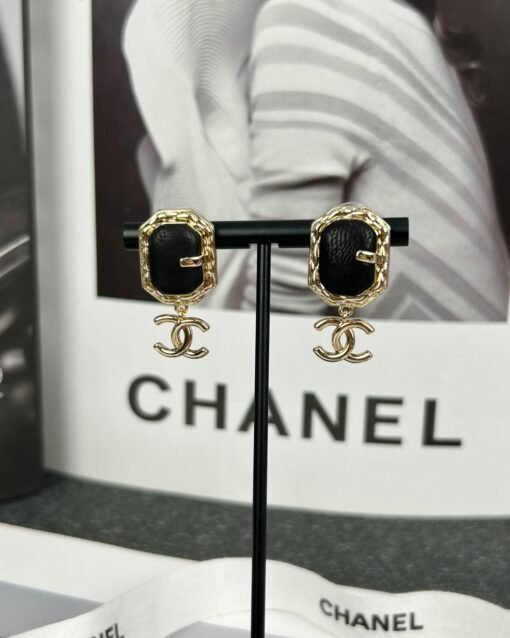 Chanel new style geometric small rectangular black leather glossy double C earrings - Image 4