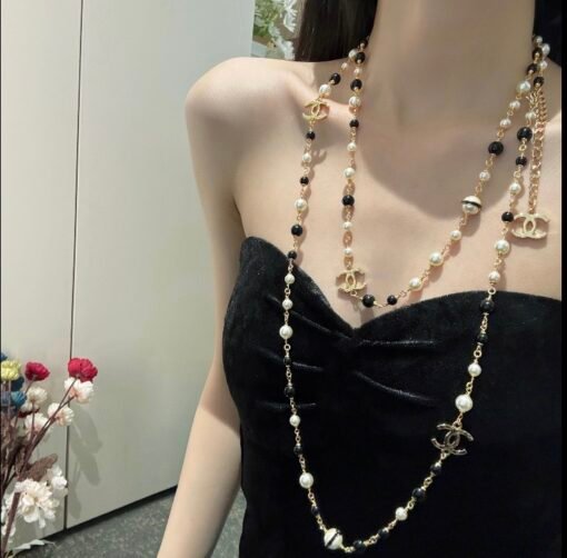 Chanel  new style ball resin black bead white bead necklace sweater chain - Image 2