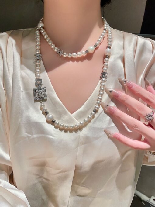 Chanel new style silver diamond-set square pearl necklace sweater chain - Image 3