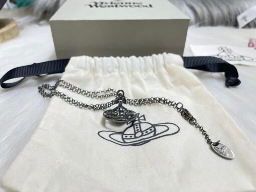 The Empress Dowager's new silver diamond rivet three-dimensional Vivian Saturn star necklace for women - Image 3