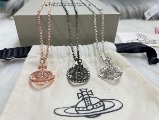 The Empress Dowager's new silver diamond rivet three-dimensional Vivian Saturn star necklace for women - Image 4
