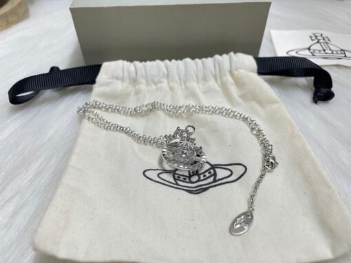 The Empress Dowager's new silver diamond rivet three-dimensional Vivian Saturn star necklace for women