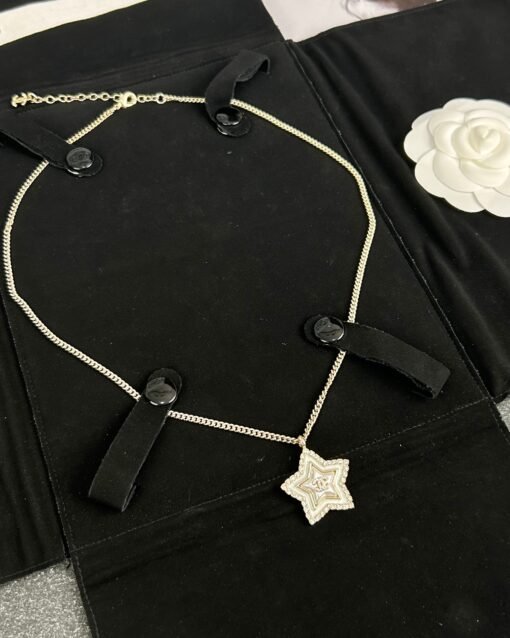 Chanel CHANE new five-pointed star pearl edge diamond diamond necklace