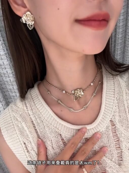 Chanel new golden glossy flower necklace - Image 4