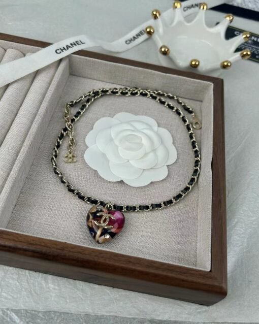 Chanel new amber element resin peach heart-wired leather necklace - Image 5