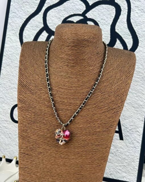 Chanel new amber element resin peach heart-wired leather necklace - Image 3