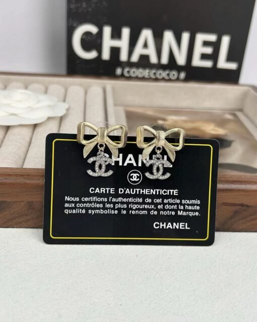 Chanel new style golden bow silver full diamond double c pendant
 Light luxury high-end earrings - Image 5