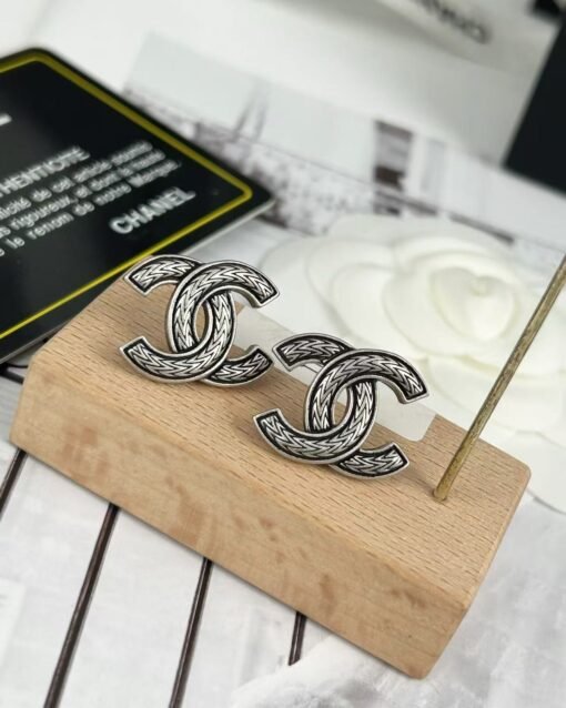 Chanel new style, double C ancient silver, simple and fashionable earrings - Image 7