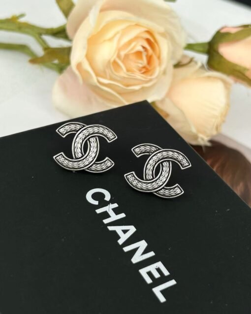 Chanel new style, double C ancient silver, simple and fashionable earrings - Image 5