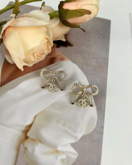 Chanel light golden bow high-end double c full diamond
Pendant earrings - 图片 8