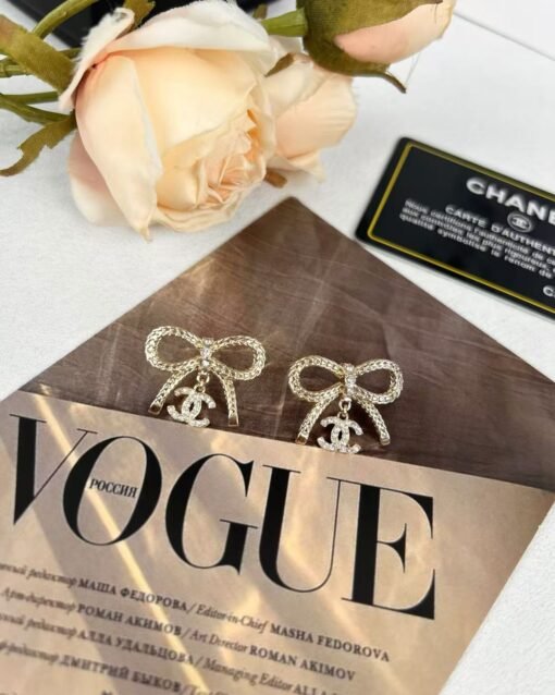 Chanel light golden bow high-end double c full diamond
Pendant earrings - 图片 9