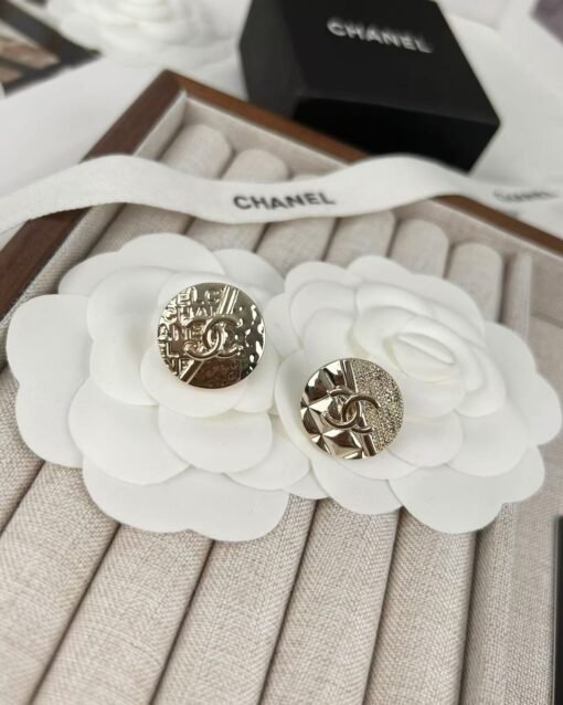 Chanel new style, light gold round relief, diamond letter earrings - Image 6