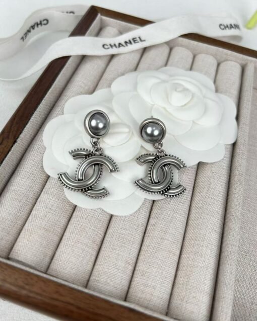Chanel new style ancient silver double c resin high-quality earrings - Image 3