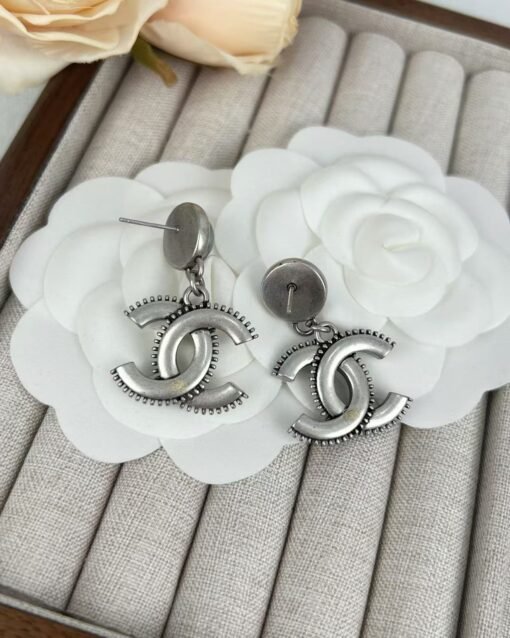 Chanel new style ancient silver double c resin high-quality earrings - Image 4