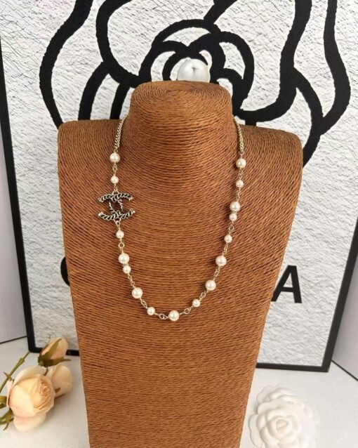 Chanel new fashionable and versatile leather pearl double c necklace - Image 6