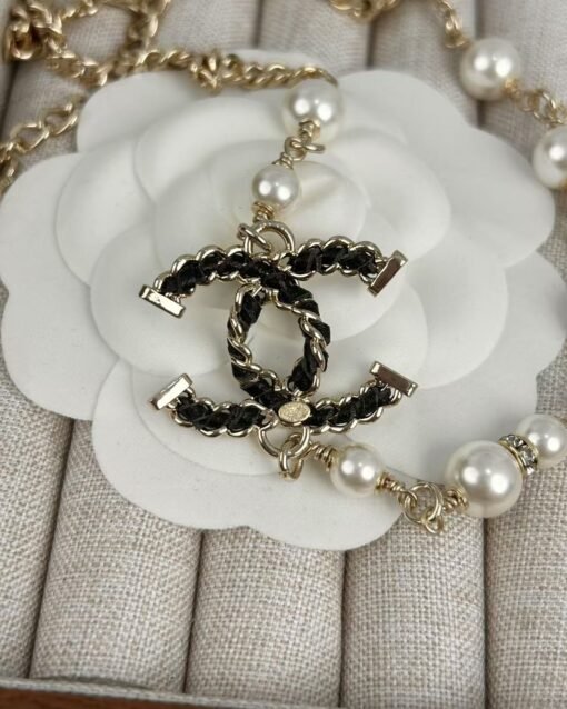 Chanel new fashionable and versatile leather pearl double c necklace - Image 9