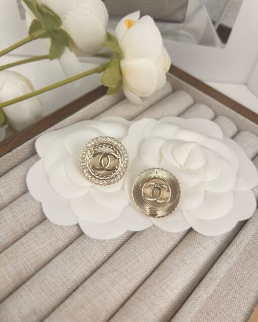 Chanel new round hollow diamond glossy double C inlaid diamond earrings - Image 7