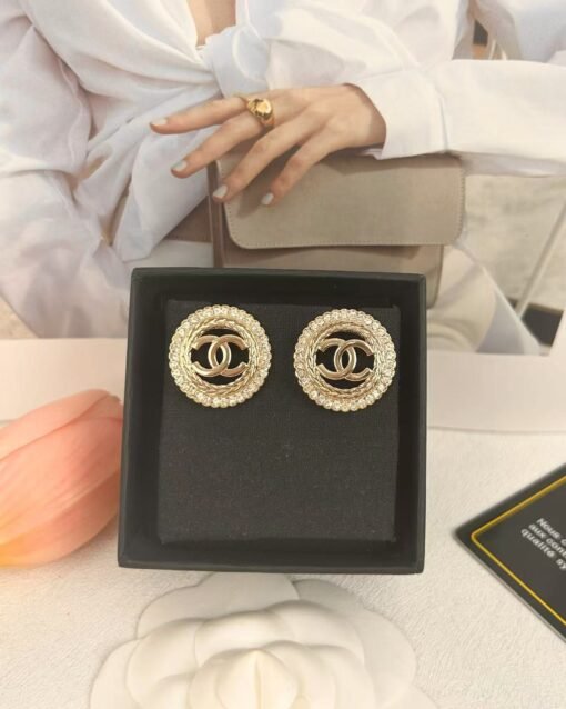 Chanel new round hollow diamond glossy double C inlaid diamond earrings