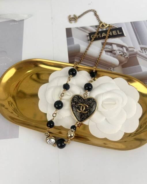Chanel new style retro gold black peach heart resin fine glitter pearl rhinestone necklace - Image 6
