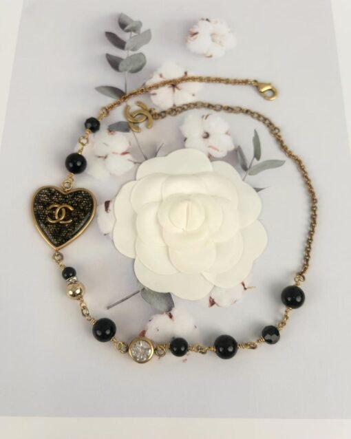 Chanel new style retro gold black peach heart resin fine glitter pearl rhinestone necklace - Image 7