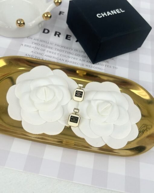 Chanel new style perfume bottle high-end versatile small earrings - Image 9