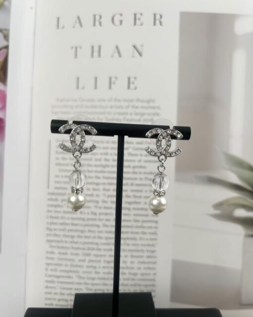 Chanel new style silver double c full diamond transparent pearl pendant earrings - 图片 2