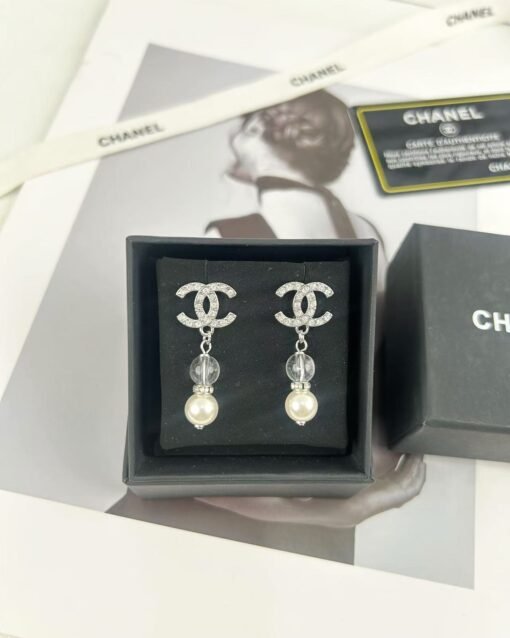 Chanel new style silver double c full diamond transparent pearl pendant earrings - 图片 3