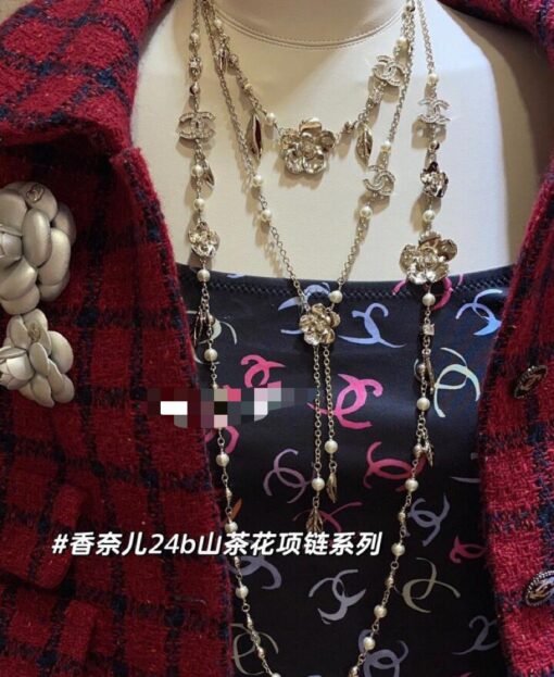 Chanel new product style, light luxury light gold multi-element leaves, camellia leaves, pendant, necklace - Image 4