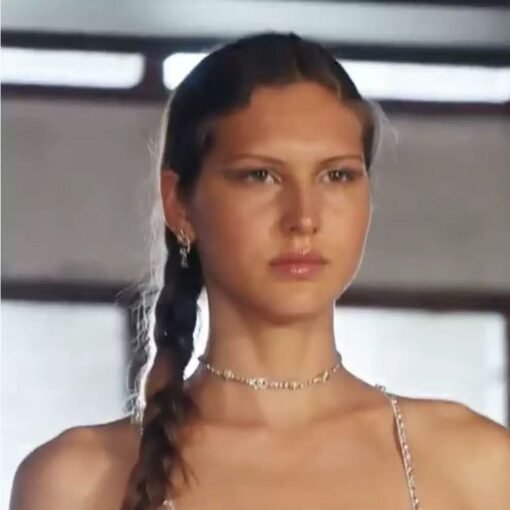 Chanel new gold and silver color-blocking shell pearl four-leaf clover small fish rhinestone double c necklace - Image 7