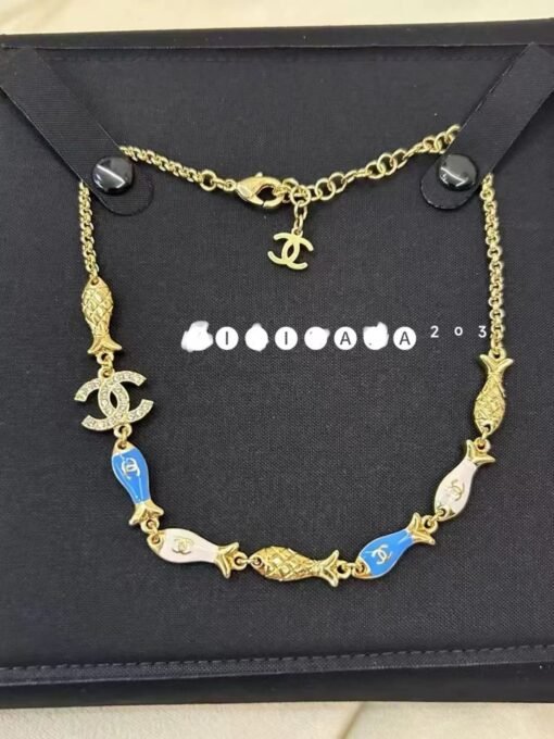 Chanel 25 early spring new style Ocean series High-end light gold rhinestones Small fish shape Necklace - Image 2
