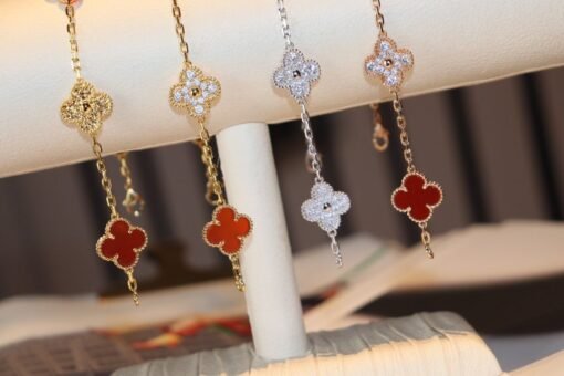 VCA limited edition five-flower bracelet - Image 3