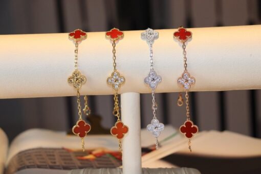 VCA limited edition five-flower bracelet - Image 2