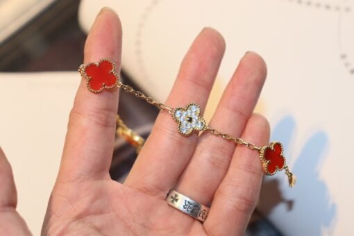 VCA limited edition five-flower bracelet - Image 8