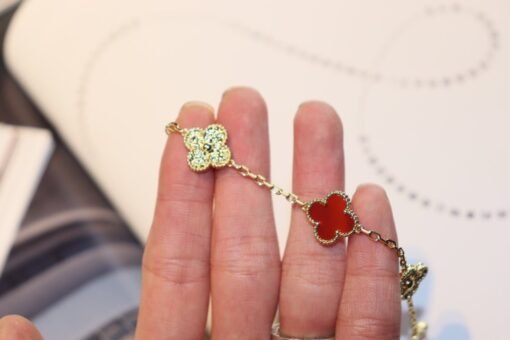 VCA limited edition five-flower bracelet - Image 6