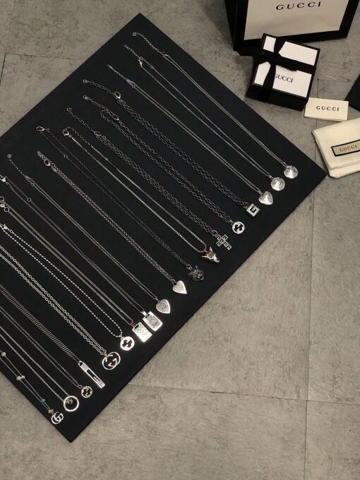 Gucci adjustable  necklace,