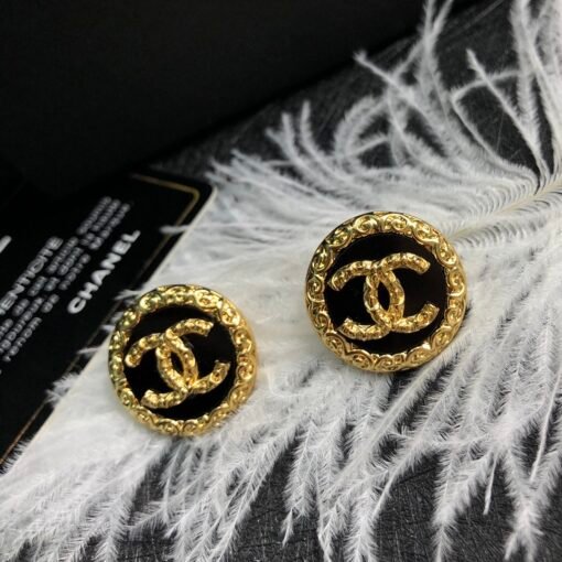 Xiaoxiang, hot retro, medieval style lava earrings
Real gold electroplating, brass material, long-lasting color - Image 5