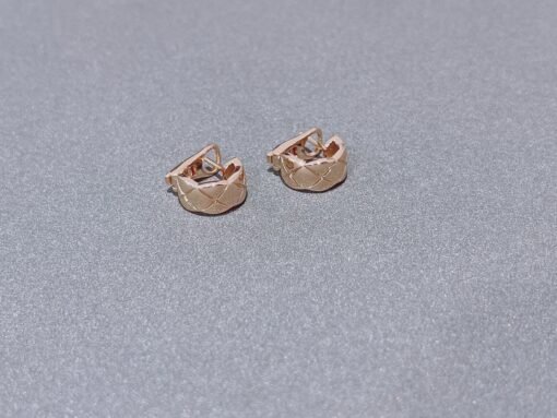 olesale price 85
The diamond design of coco crush is simple and high-end, with good earrings and great matching clothes. The perfectly velocity ear clip is very comfortable and does not fall off easily. It is a super convenient way to wear it.
The coco crush that makes people infinitely popular. There are coco fans who have bought our ring. If you buy the first one, you can continue to buy the second one. Hahaha, the ZP mold is unanimously opened.
Clear patterned horn texture, 360-degree grinding process without dead corners - Image 7
