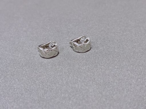 olesale price 85
The diamond design of coco crush is simple and high-end, with good earrings and great matching clothes. The perfectly velocity ear clip is very comfortable and does not fall off easily. It is a super convenient way to wear it.
The coco crush that makes people infinitely popular. There are coco fans who have bought our ring. If you buy the first one, you can continue to buy the second one. Hahaha, the ZP mold is unanimously opened.
Clear patterned horn texture, 360-degree grinding process without dead corners - Image 8