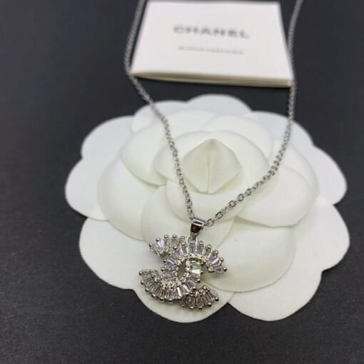 CHANEL Necklace - Image 2