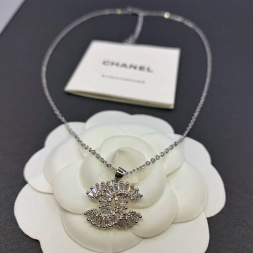 CHANEL Necklace - Image 4