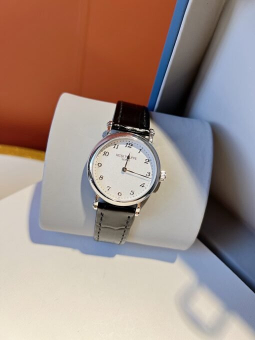 New Patek Philippe Classic Series Women's Model 7200R-001 - Image 4