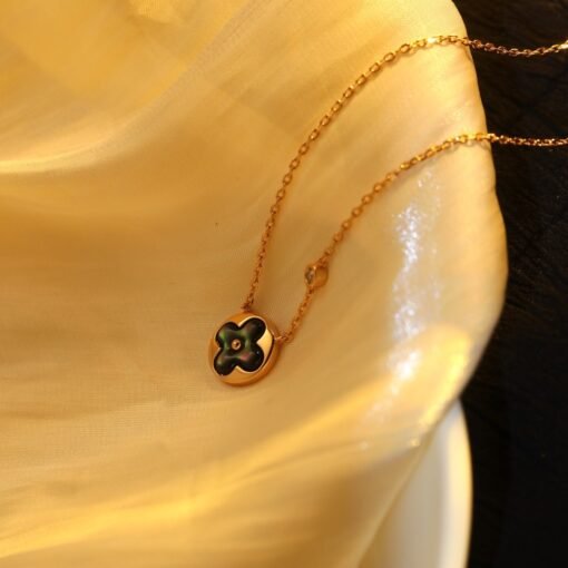 Lv classic round pattern old single flower necklace - 图片 6