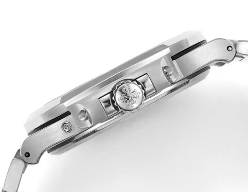 The new Patek Philippe 5712GR - Image 5