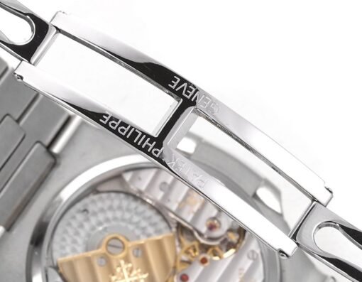 The new Patek Philippe 5712GR - Image 7