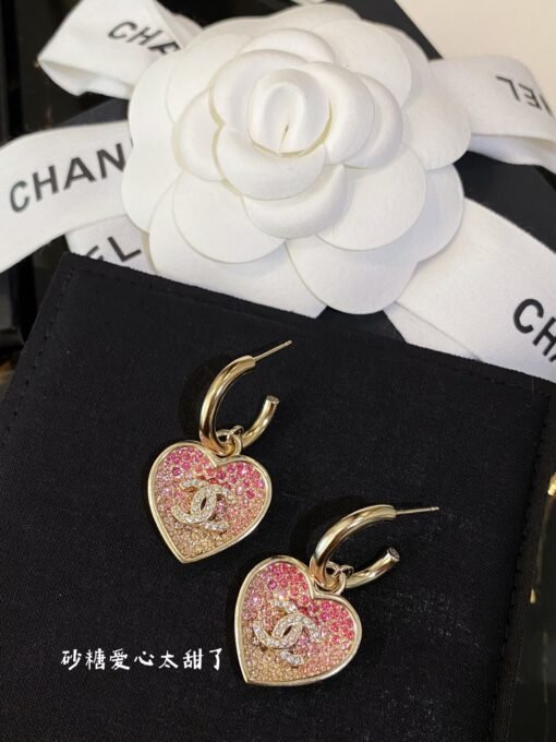 Chanel  Gradient Pink Diamond Pearl Glaze Double-Side Love Ear Hook Earrings - Image 4