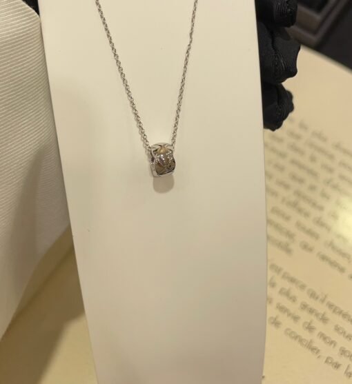 Platinum
 High-end jewelry series
New platinum coco crush diamond-shaped round bean necklace - Image 5
