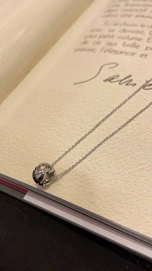 Platinum
 High-end jewelry series
New platinum coco crush diamond-shaped round bean necklace - Image 4