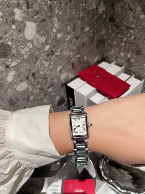 Steel belt 400
Factory Cartier | TankMust watch - Image 6
