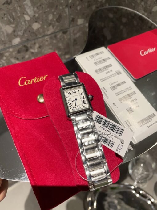 Steel belt 400
Factory Cartier | TankMust watch - Image 3