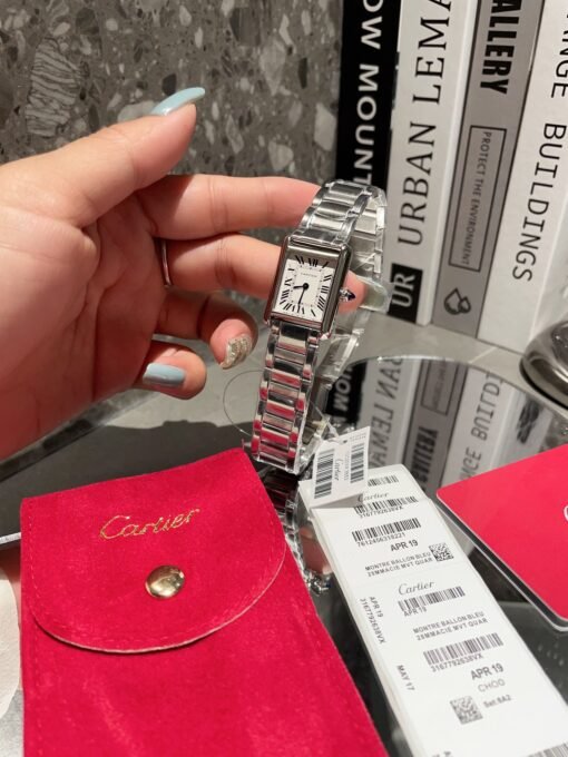 Steel belt 400
Factory Cartier | TankMust watch - Image 2